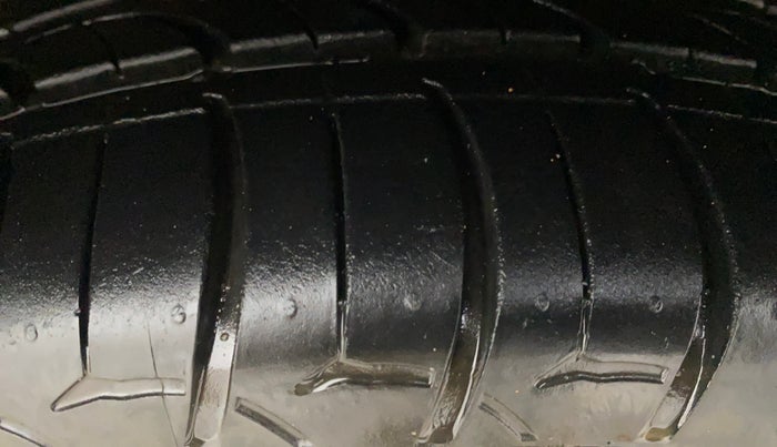 2021 Hyundai NEW I20 Asta 1.0 GDI Turbo IMT, Petrol, Manual, 29,721 km, Right Front Tyre Tread