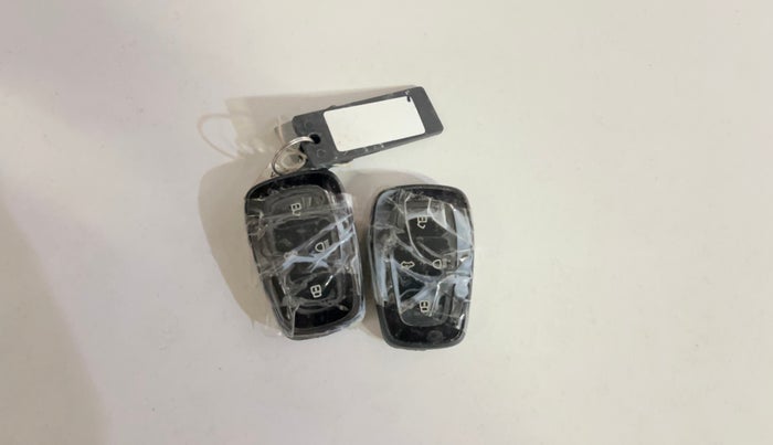 2023 Tata NEXON FEARLESS 1.2 REVOTRON 6 MT DT, Petrol, Manual, 19,601 km, Key Close Up