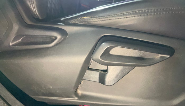 2023 Tata NEXON FEARLESS 1.2 REVOTRON 6 MT DT, Petrol, Manual, 19,601 km, Driver Side Adjustment Panel