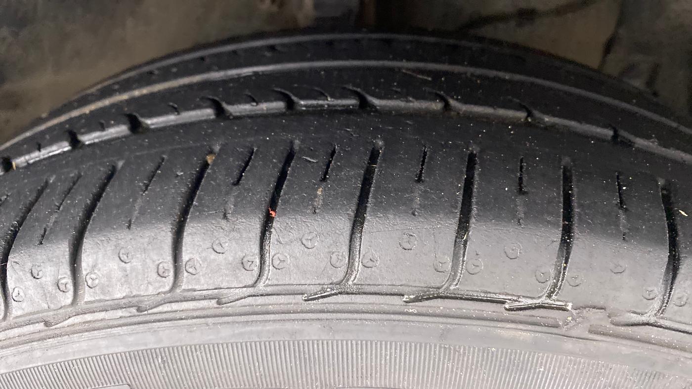 2020 Maruti Ciaz DELTA 1.5 SHVS VVT MT, Petrol, Manual, 40,424 km, Right Front Tyre Tread