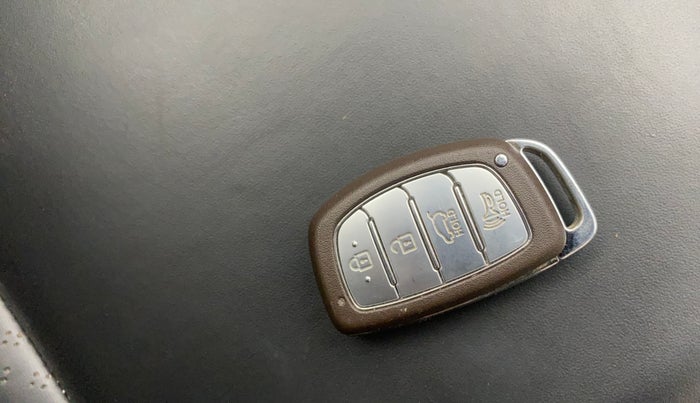 2022 Hyundai NEW I20 ASTA (O) 1.2 MT, Petrol, Manual, 53,181 km, Key Close Up