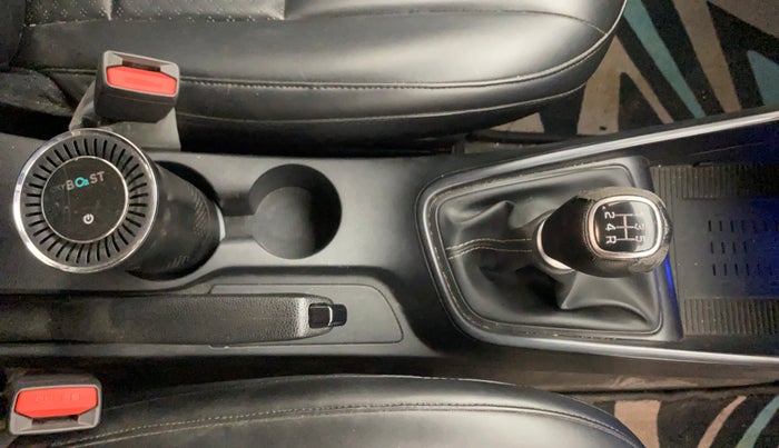 2022 Hyundai NEW I20 ASTA (O) 1.2 MT, Petrol, Manual, 53,181 km, Gear Lever