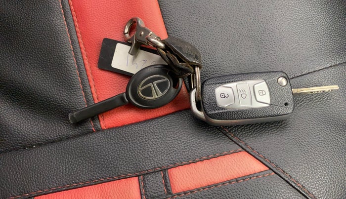 2019 Tata Tiago XZ PETROL, Petrol, Manual, 82,564 km, Key Close Up