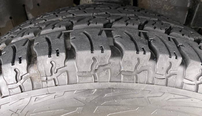 2021 Mahindra Thar LX PETROL HT 4WD AT, Petrol, Automatic, 5,948 km, Right Front Tyre Tread