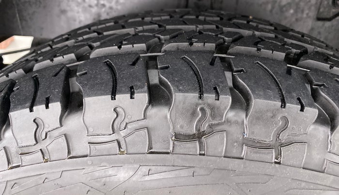 2021 Mahindra Thar LX PETROL HT 4WD AT, Petrol, Automatic, 5,948 km, Right Rear Tyre Tread