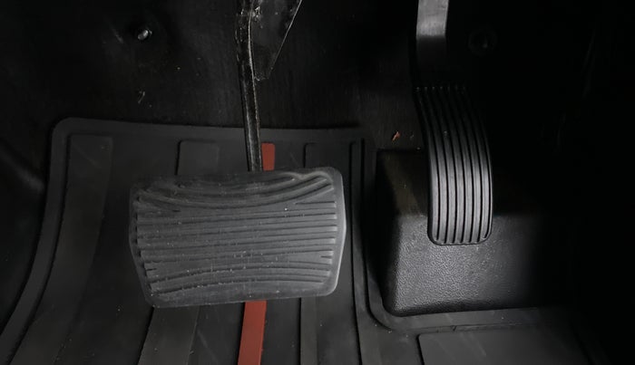 2021 Mahindra Thar LX PETROL HT 4WD AT, Petrol, Automatic, 5,948 km, Pedals