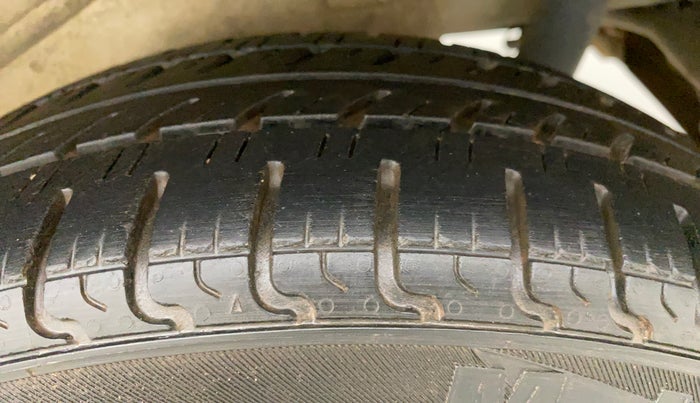 2014 Maruti Wagon R Stingray VXI, Petrol, Manual, 54,124 km, Left Rear Tyre Tread