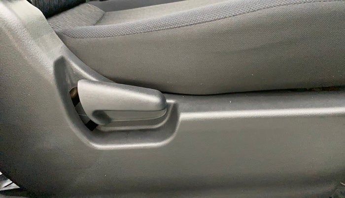 2014 Maruti Wagon R Stingray VXI, Petrol, Manual, 54,124 km, Driver Side Adjustment Panel