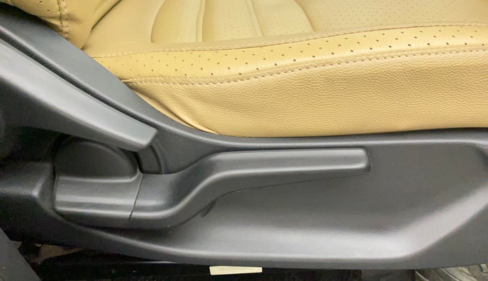 2018 Honda Amaze 1.2L I-VTEC V CVT, Petrol, Automatic, 38,324 km, Driver Side Adjustment Panel