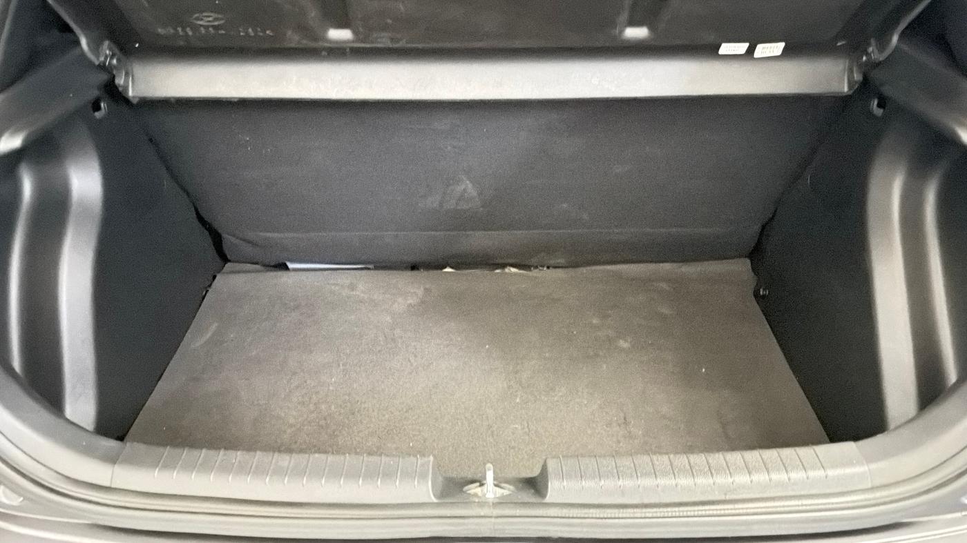 2015 Hyundai Elite i20 SPORTZ 1.2, Petrol, Manual, 41,833 km, Boot Inside