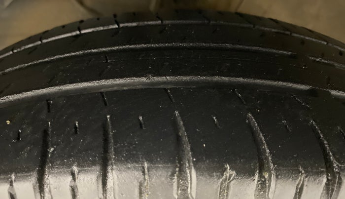 2017 Maruti Dzire VXI AMT, Petrol, Automatic, 46,434 km, Left Front Tyre Tread
