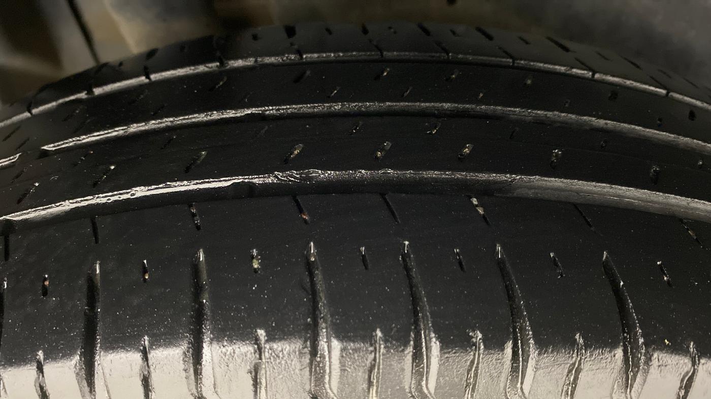 2017 Maruti Dzire VXI AMT, Petrol, Automatic, 46,434 km, Right Rear Tyre Tread