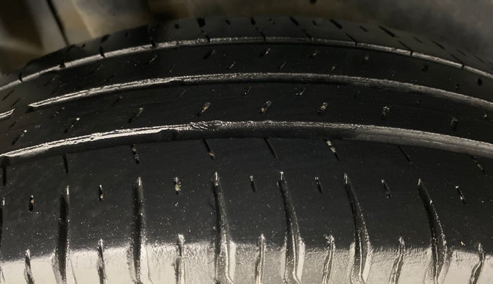 2017 Maruti Dzire VXI AMT, Petrol, Automatic, 46,434 km, Right Rear Tyre Tread