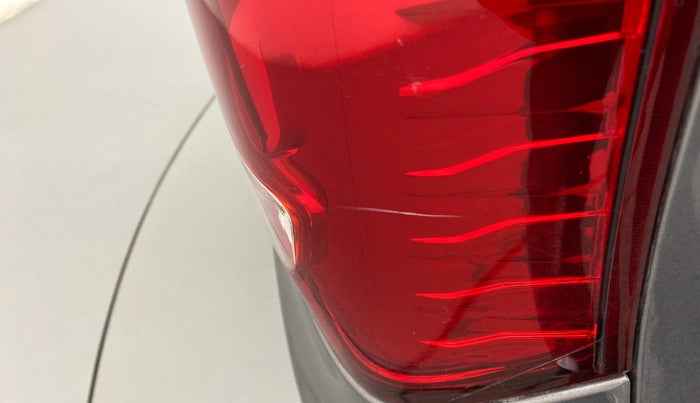 2016 Maruti Wagon R 1.0 VXI, Petrol, Manual, 37,593 km, Right tail light - Minor scratches