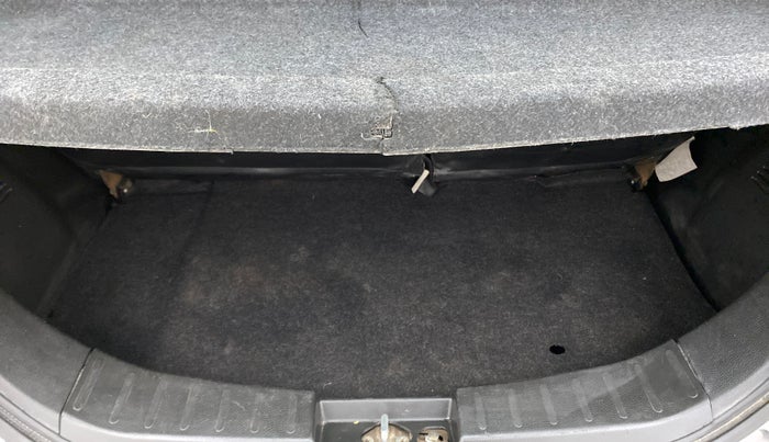 2016 Maruti Wagon R 1.0 VXI, Petrol, Manual, 37,593 km, Boot Inside