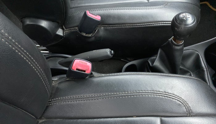 2015 Toyota Etios CROSS 1.2 G, Petrol, Manual, 57,349 km, Gear Lever