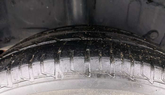 2015 Toyota Etios CROSS 1.2 G, Petrol, Manual, 57,349 km, Right Rear Tyre Tread