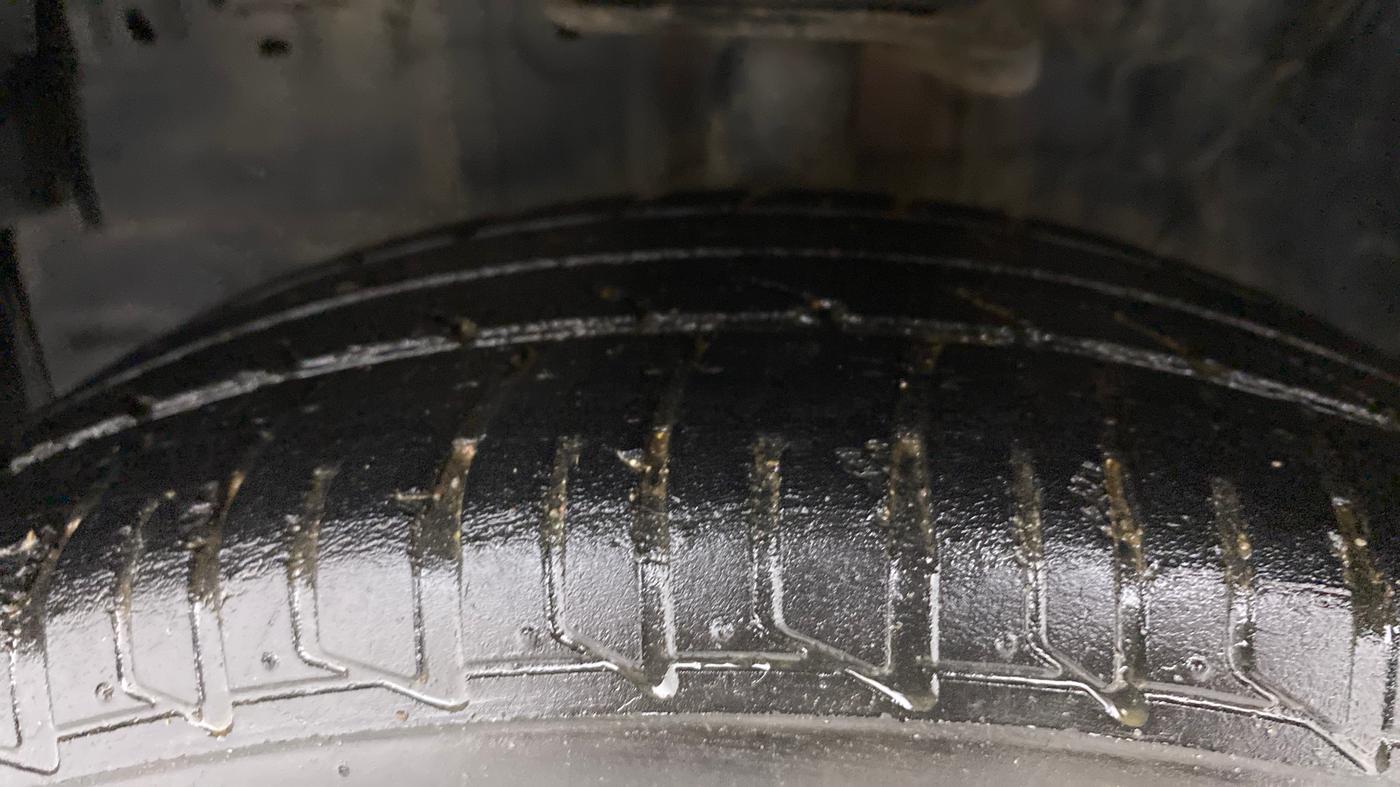 2015 Toyota Etios CROSS 1.2 G, Petrol, Manual, 57,349 km, Left Front Tyre Tread