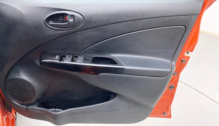 2015 Toyota Etios CROSS 1.2 G, Petrol, Manual, 57,349 km, Driver Side Door Panels Control