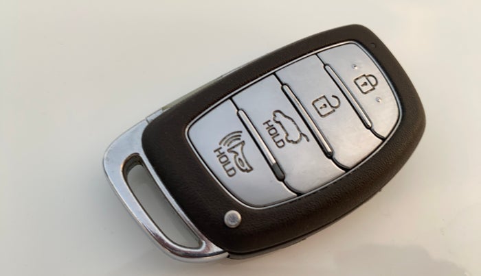 2019 Hyundai VENUE SX 1.0 (O) TURBO, Petrol, Manual, 72,549 km, Key Close Up