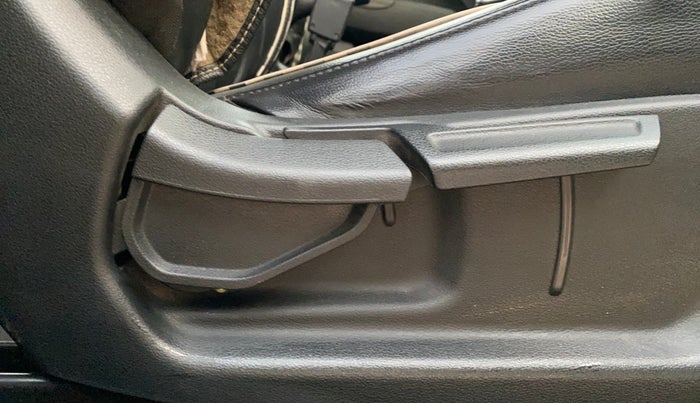 2019 Hyundai VENUE SX 1.0 (O) TURBO, Petrol, Manual, 72,549 km, Driver Side Adjustment Panel