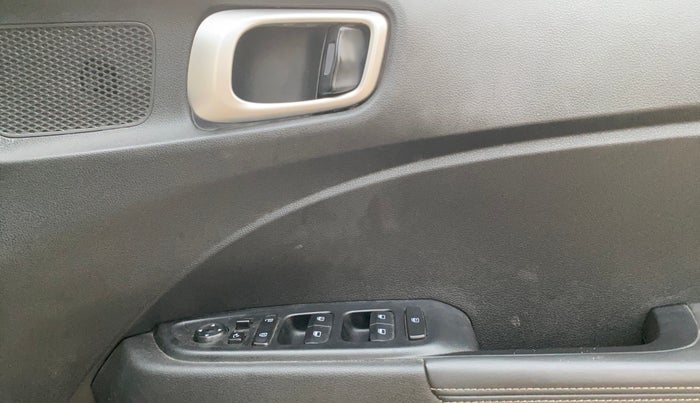 2019 Hyundai VENUE SX 1.0 (O) TURBO, Petrol, Manual, 72,549 km, Driver Side Door Panels Control