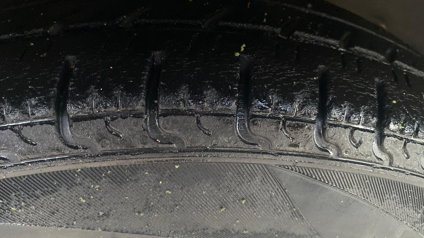 2013 Hyundai i10 MAGNA 1.2, Petrol, Manual, 82,749 km, Left Front Tyre Tread