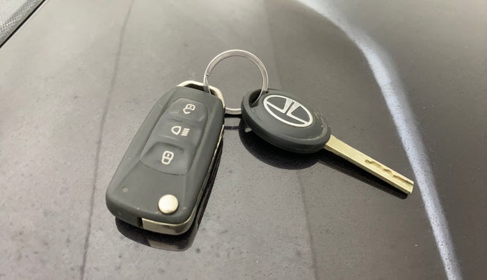 2022 Tata Tiago XZ PLUS CNG, CNG, Manual, 34,427 km, Key Close Up