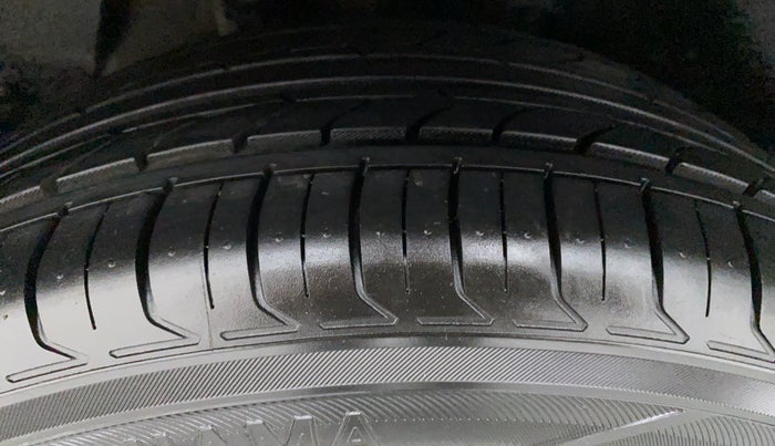 2016 Hyundai Creta 1.6 SX PLUS AUTO PETROL, Petrol, Automatic, 68,103 km, Right Rear Tyre Tread