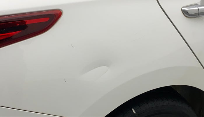 2017 Hyundai Verna 1.6 VTVT SX (O) AT, Petrol, Automatic, 45,879 km, Right quarter panel - Slightly dented