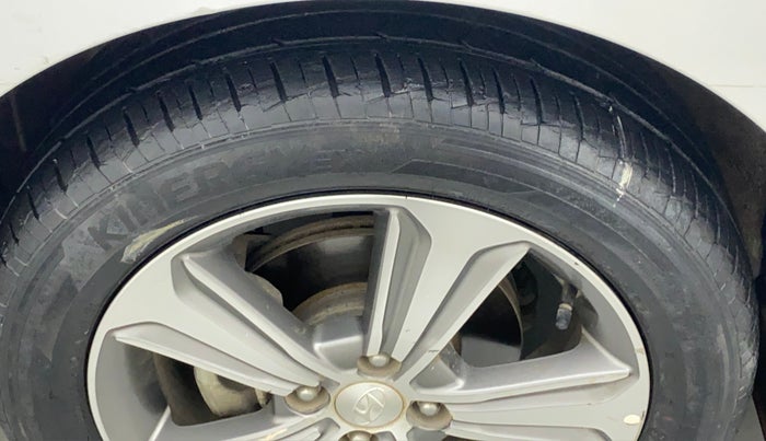 2017 Hyundai Verna 1.6 VTVT SX (O) AT, Petrol, Automatic, 45,879 km, Left front tyre - Minor crack