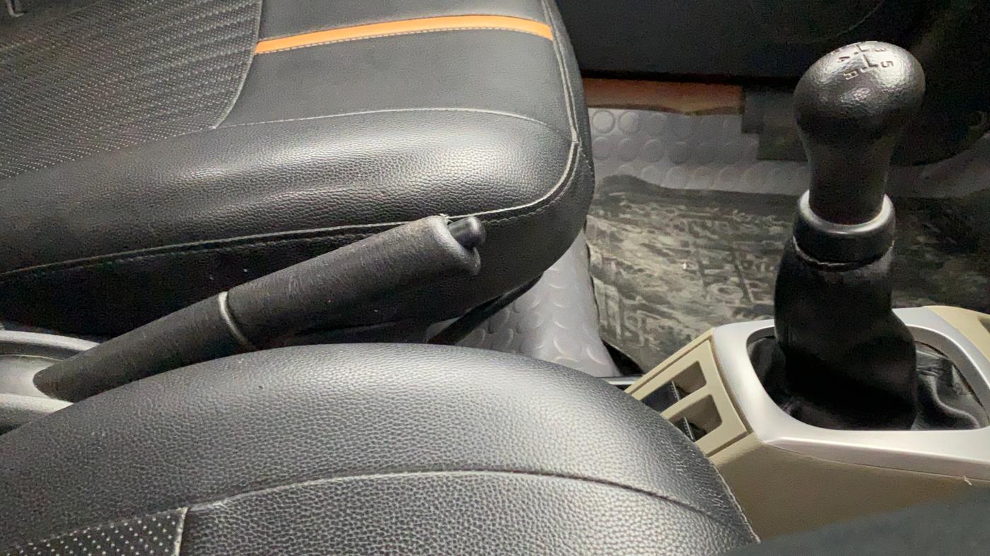 2014 Maruti Alto K10 VXI P, Petrol, Manual, 66,025 km, Gear Lever
