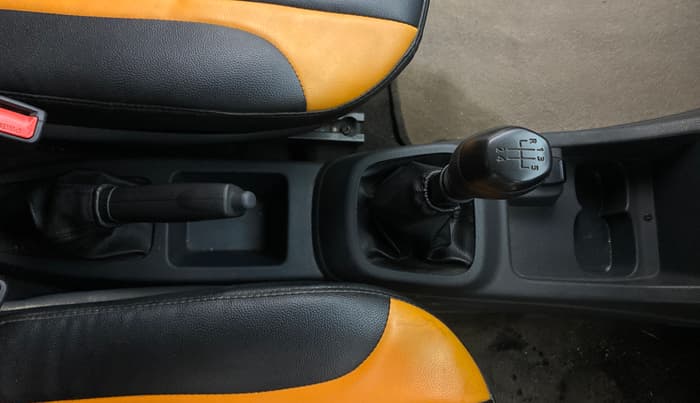 2016 Renault Kwid RXT 1.0, Petrol, Manual, 27,961 km, Gear Lever