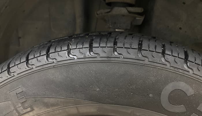 2016 Renault Kwid RXT 1.0, Petrol, Manual, 27,961 km, Left Front Tyre Tread