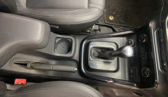 2017 Tata Hexa XTA 4X2 7 STR, Diesel, Automatic, 1,39,861 km, Gear Lever