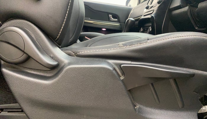 2017 Tata Hexa XTA 4X2 7 STR, Diesel, Automatic, 1,39,861 km, Driver Side Adjustment Panel