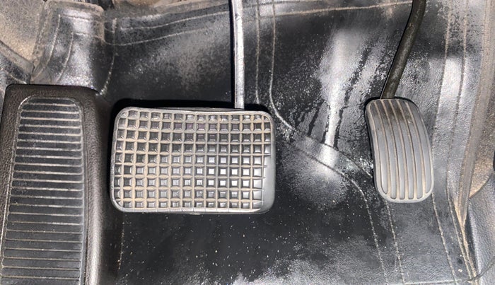 2017 Tata Hexa XTA 4X2 7 STR, Diesel, Automatic, 1,39,861 km, Pedals