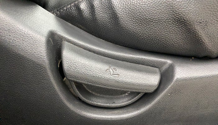 2017 Hyundai Grand i10 SPORTZ (O) AT 1.2 KAPPA VTVT, Petrol, Automatic, 38,978 km, Driver Side Adjustment Panel