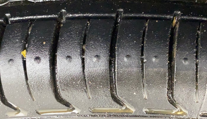 2017 Hyundai Grand i10 SPORTZ (O) AT 1.2 KAPPA VTVT, Petrol, Automatic, 38,978 km, Left Front Tyre Tread