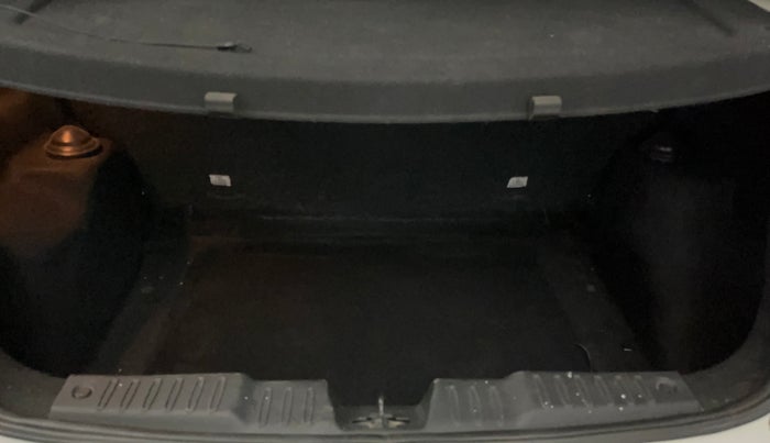 2021 Tata ALTROZ XZ PETROL, Petrol, Manual, 32,697 km, Boot Inside