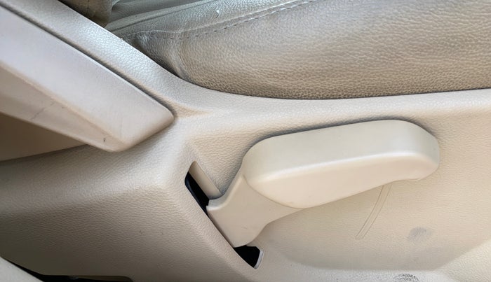 2018 Ford Figo Aspire TITANIUM1.5 DIESEL, Diesel, Manual, 62,245 km, Driver Side Adjustment Panel