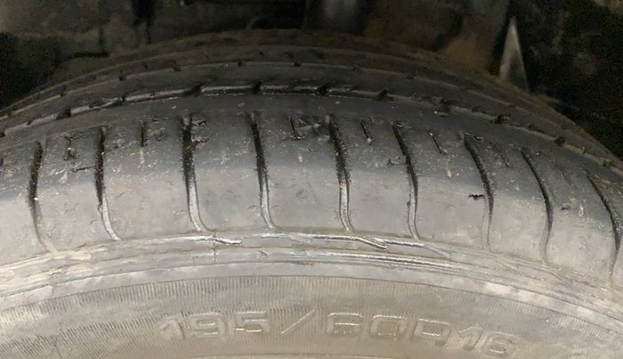 2023 Tata NEXON XMA PLUS SUNROOF PETROL, Petrol, Automatic, 40,242 km, Left Front Tyre Tread