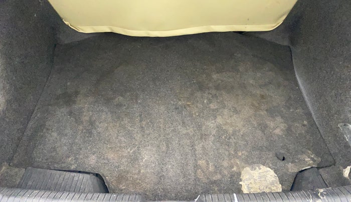 2016 Volkswagen Ameo COMFORTLINE 1.2L, Petrol, Manual, 81,186 km, Boot Inside