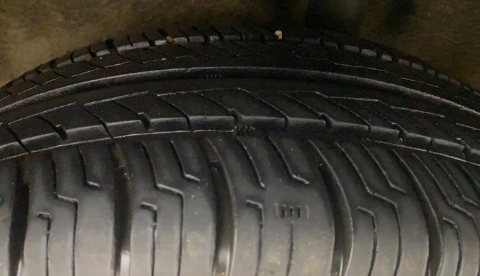 2016 Volkswagen Ameo COMFORTLINE 1.2L, Petrol, Manual, 81,186 km, Left Rear Tyre Tread