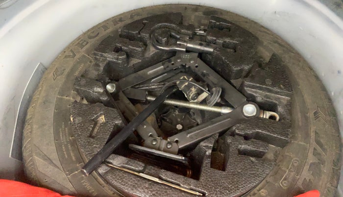 2016 Volkswagen Ameo COMFORTLINE 1.2L, Petrol, Manual, 81,186 km, Spare Tyre