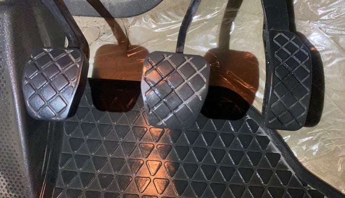 2016 Volkswagen Ameo COMFORTLINE 1.2L, Petrol, Manual, 81,186 km, Pedals