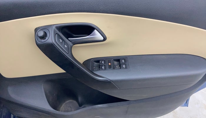 2016 Volkswagen Ameo COMFORTLINE 1.2L, Petrol, Manual, 81,186 km, Driver Side Door Panels Control