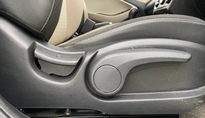 2019 Hyundai Elite i20 SPORTZ PLUS 1.2, Petrol, Manual, 10,864 km, Driver Side Adjustment Panel