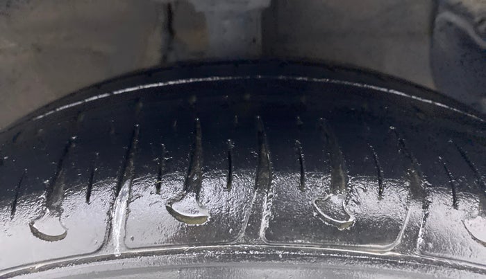 2017 Hyundai Grand i10 SPORTZ 1.2 KAPPA VTVT, Petrol, Manual, 39,595 km, Right Front Tyre Tread