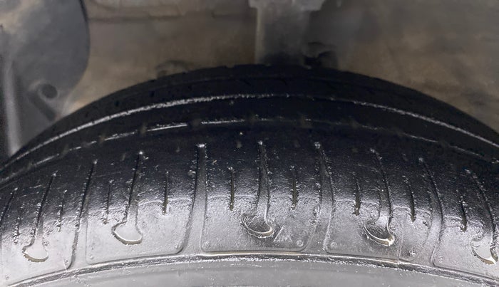 2017 Hyundai Grand i10 SPORTZ 1.2 KAPPA VTVT, Petrol, Manual, 39,595 km, Left Front Tyre Tread